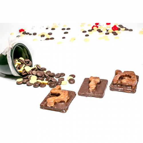 אותיות משוקולד - מ.ז.ל. אותיות משוקולד בלגי חלב, לבן או מריר בלגי / גרמני ללא סוכר במגוון טעמים ותוספות אורך כל אות 5 ס"מ